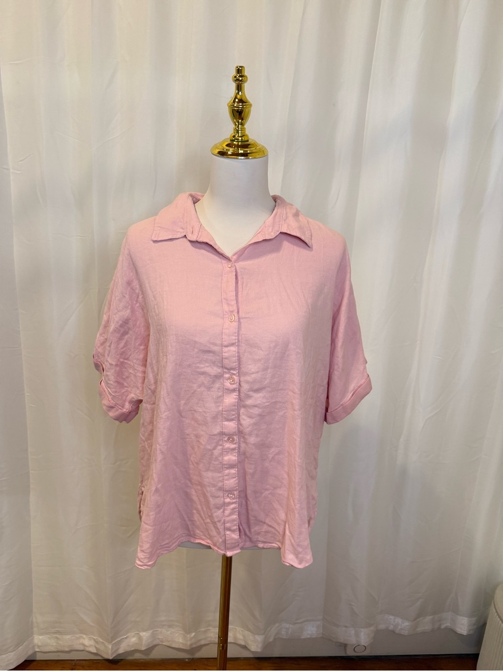 Gloria Vanderbilt Light Pink Button-Down Short Sleeve Top